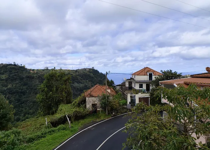 Ilhamontanha - Serras Da Ilha Bed & Breakfast *